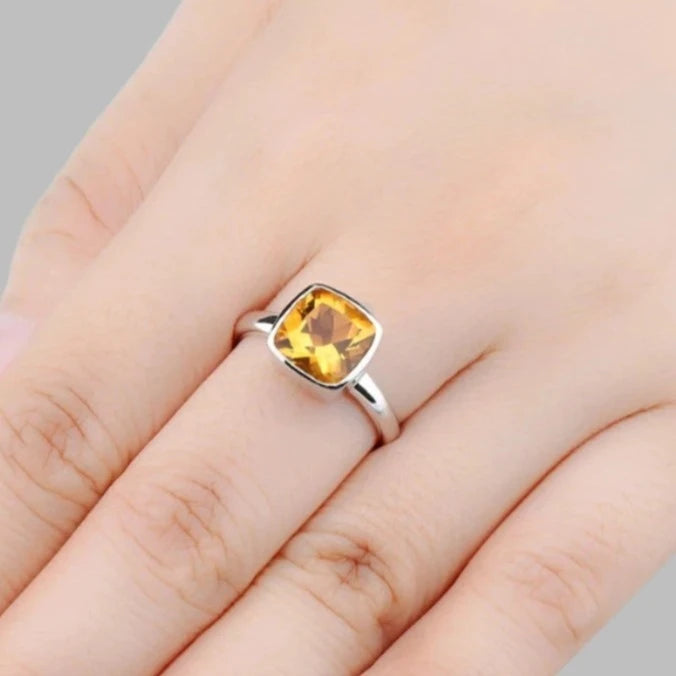 1.9 Carats Natural Citrine Classic Silver Rings